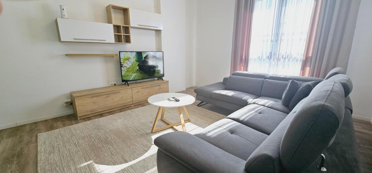 Apartamento Myhouse At 21 Dhjetori Tirana Exterior foto
